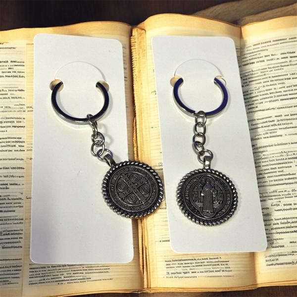 LLAVERO SAN BENITO 10CM