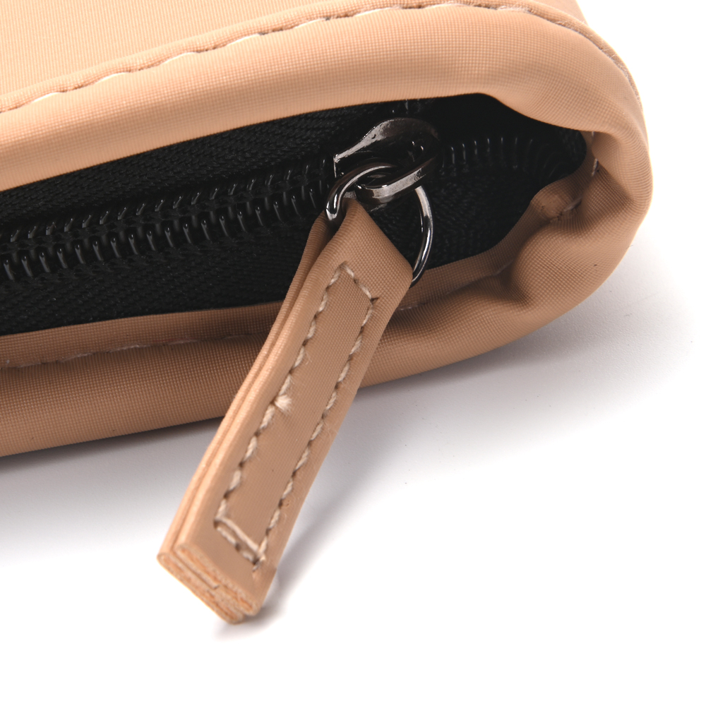 PORTA PASAPORTE JOAN WANDERLUST 18*12*2