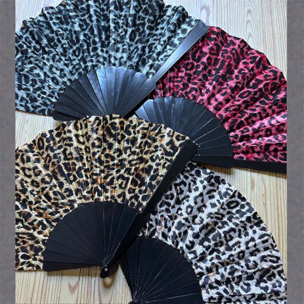 ABANICO BASE PLASTICA NEGRA ANIMAL PRINT