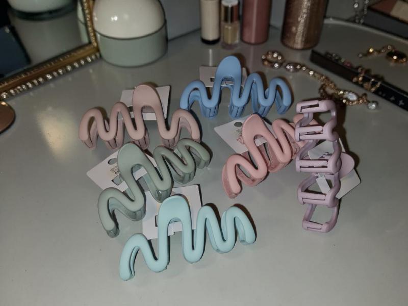 BROCHE PLAST ONDAS 11CM X UNID