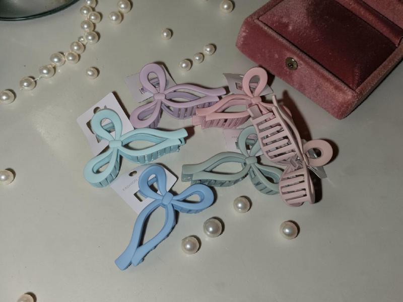 BROCHE PLAST MOÑO 11CM X UNID