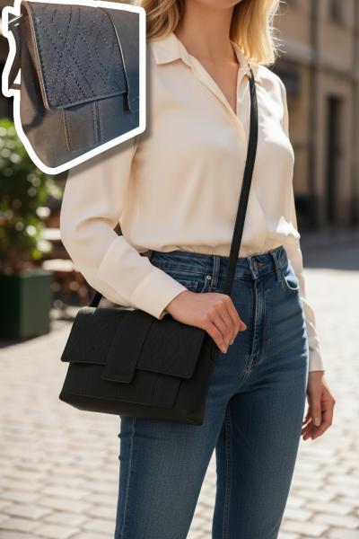 CARTERA AMAYRA TIRA LARGA NEGRA 30*20